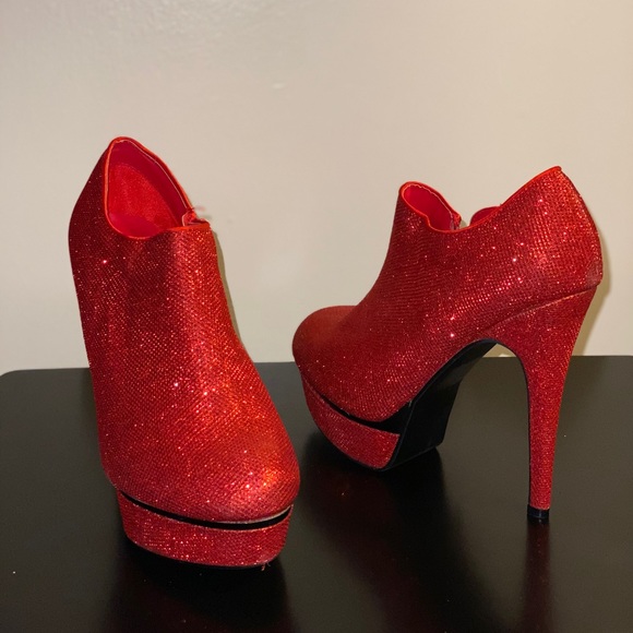 Shoes - Picture 1 of 1